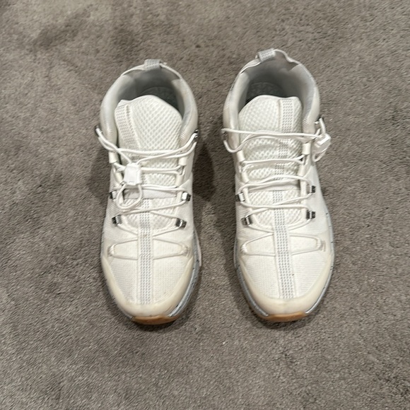 On cloud Tech - Picture 3 of 3